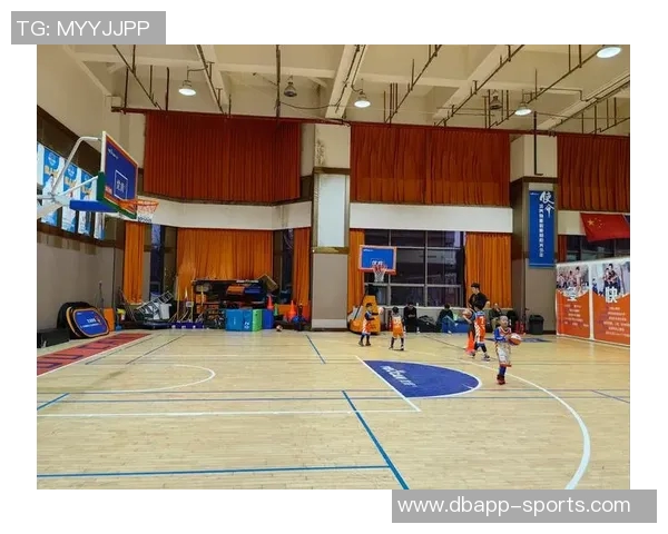 弗拉格分享与兄长共聚时光感受篮球带来的快乐与团结